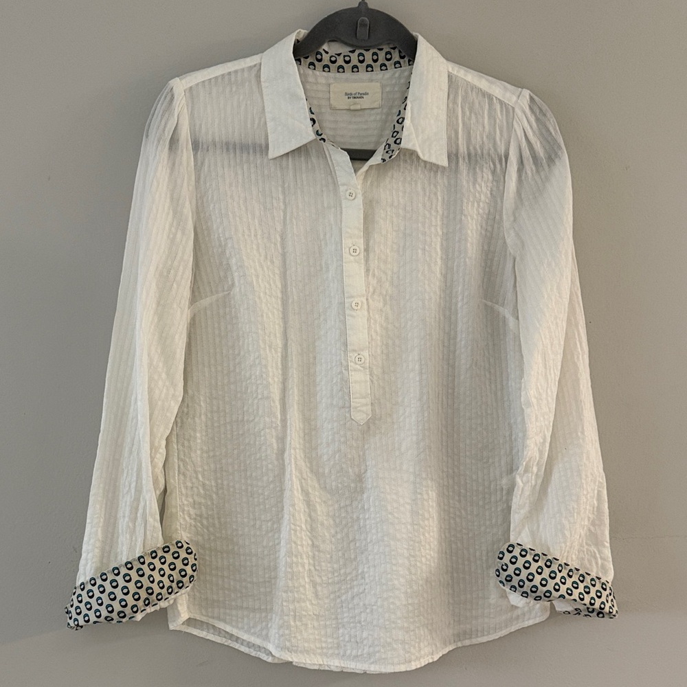 Trovata Birds Of Paradise Women‎ Medium White Shirt Blue Accent Long Sleeve